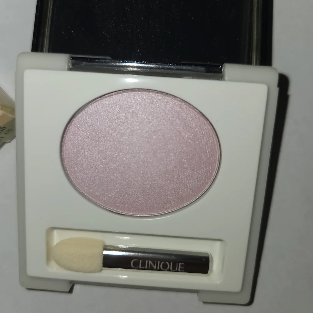 Clinique High Impact Eye Shadow Soft Shimmer in 06 Frosted Blossom, NIB RARE